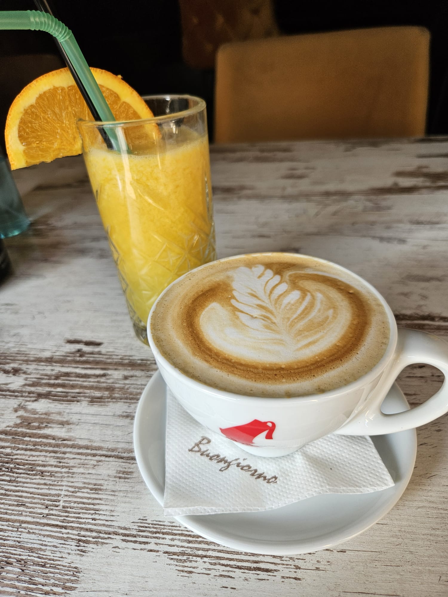 Kafa i ceđeni sok
